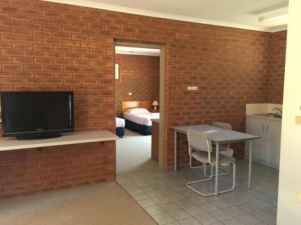 Bridge Motor Inn Tocumwal Exterior photo